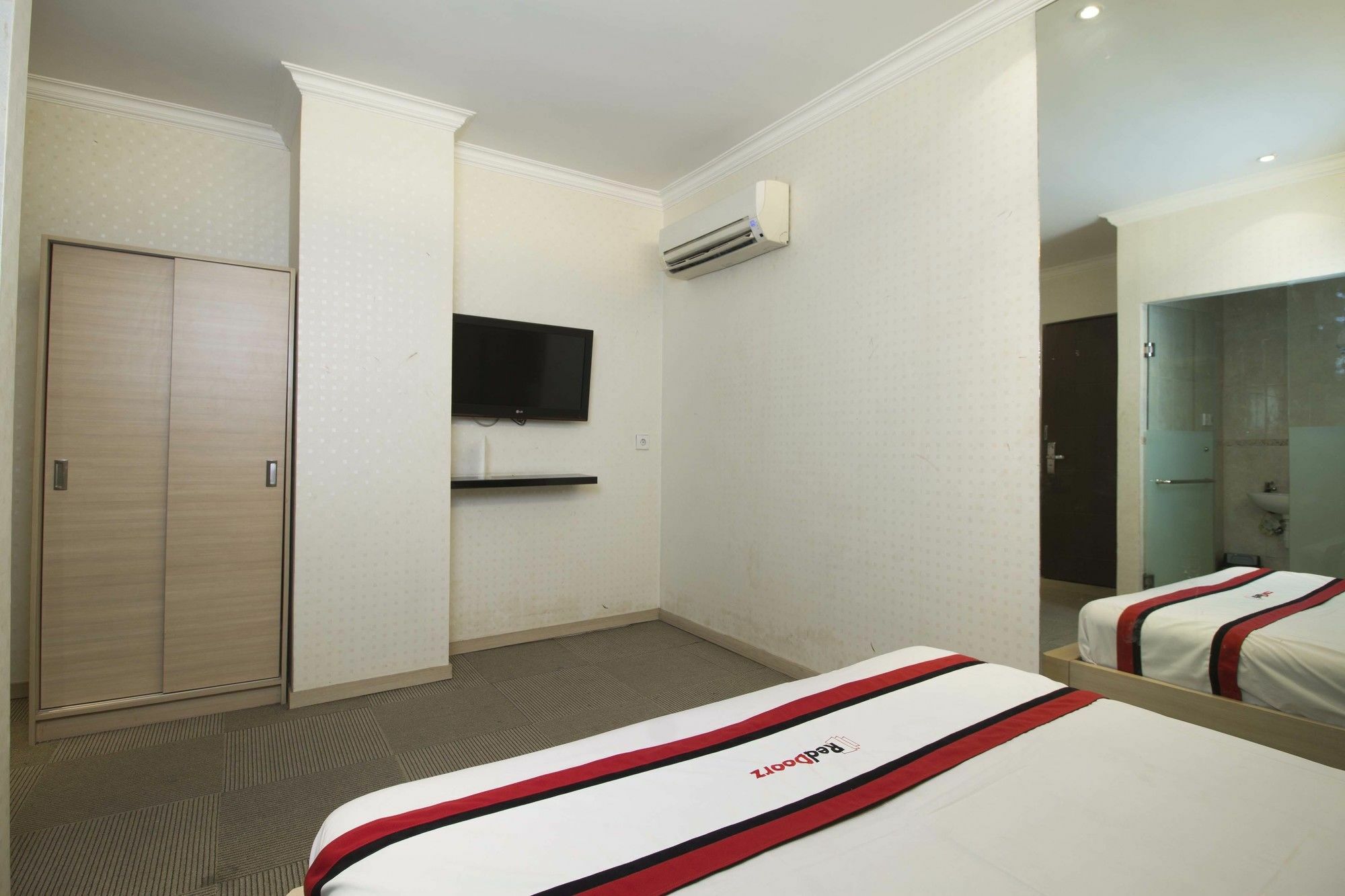 Reddoorz @ Mangga Besar 5 2*